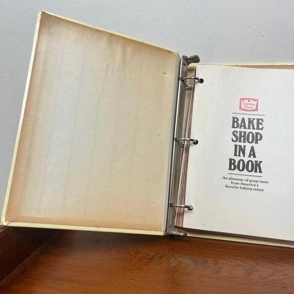 Vintage 1979 Duncan Hines Bake Shop in a Book 3-Ring Binder Cookbook Recipes